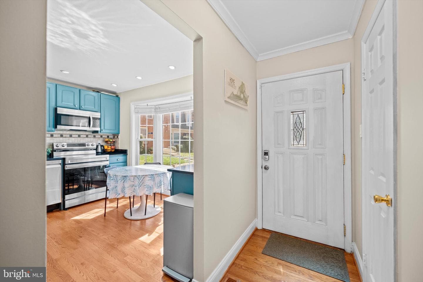 4469 Holly Avenue photo 4