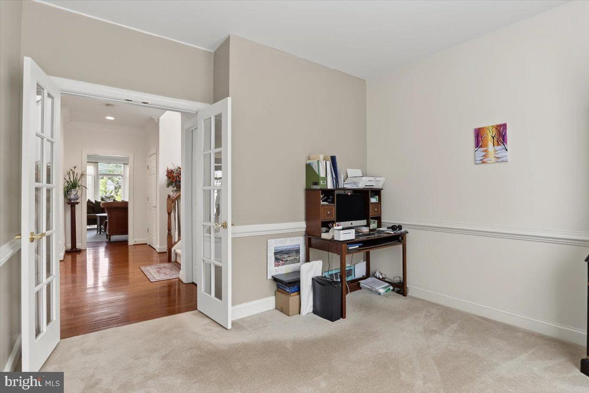 8906 Laurel Overlook Drive photo 17