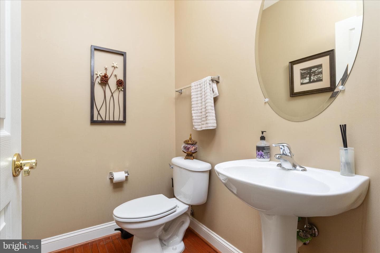8906 Laurel Overlook Drive photo 18