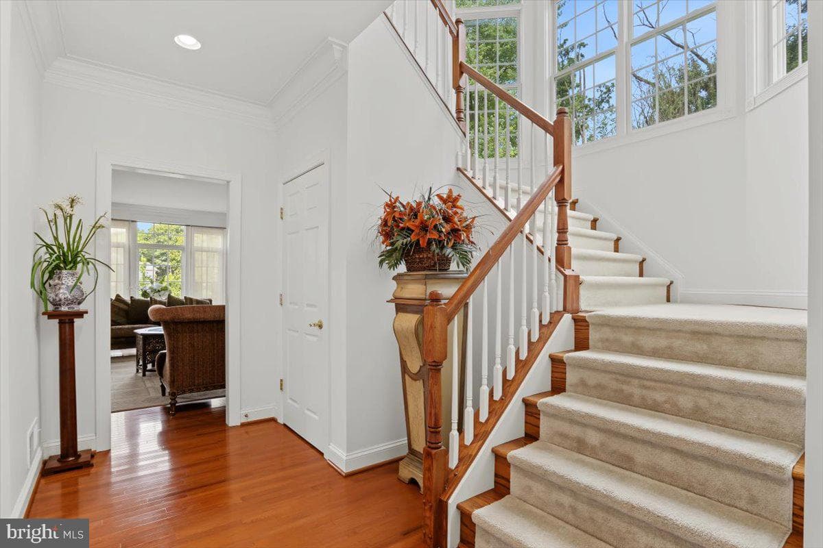 8906 Laurel Overlook Drive photo 21