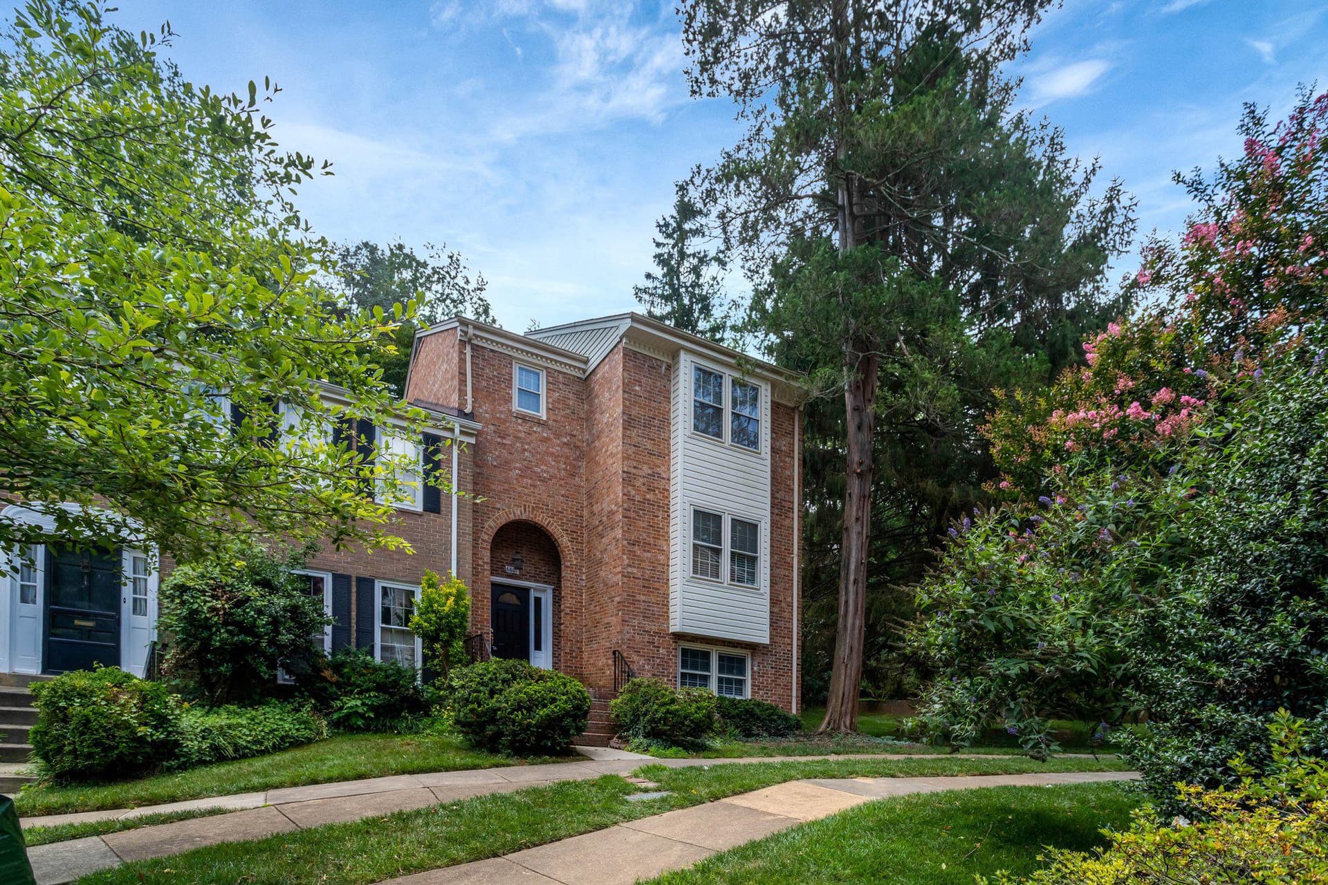 6607 Midhill Place photo 1