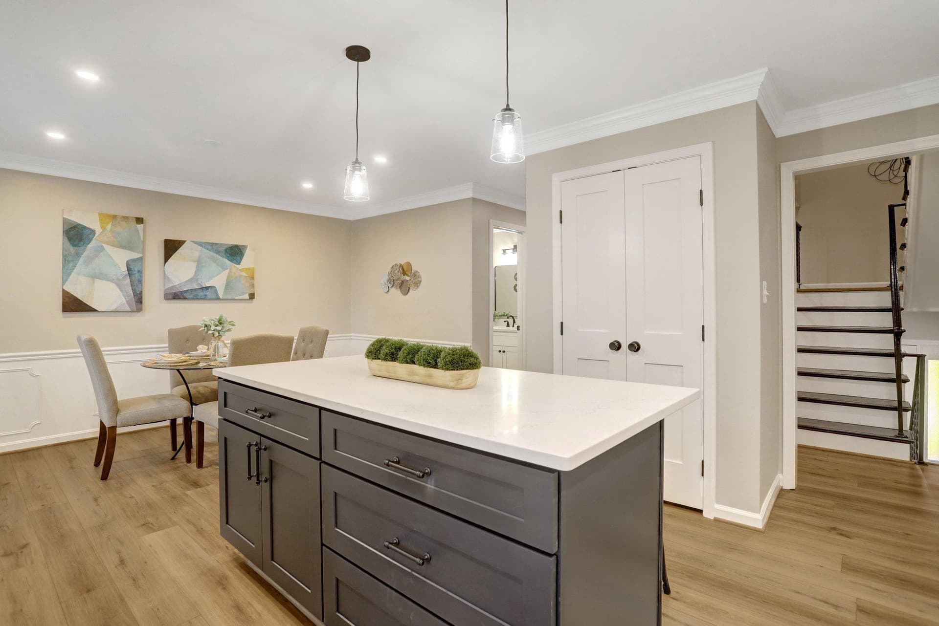 6607 Midhill Place photo 13