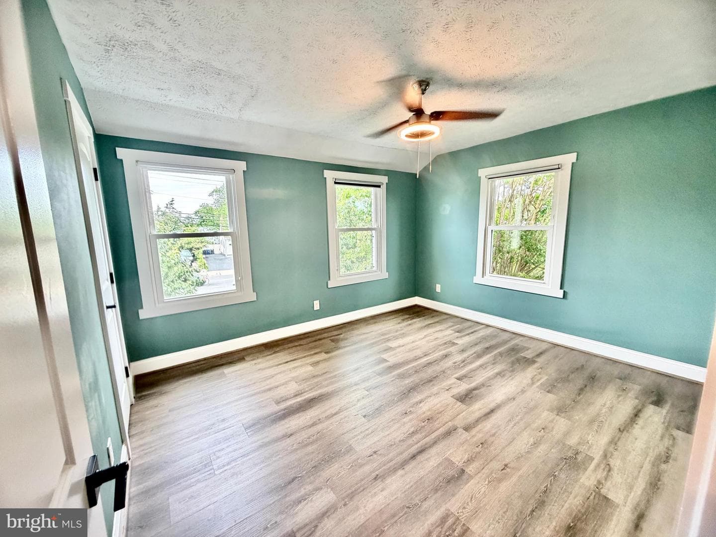 6106 N Kings Highway photo 15