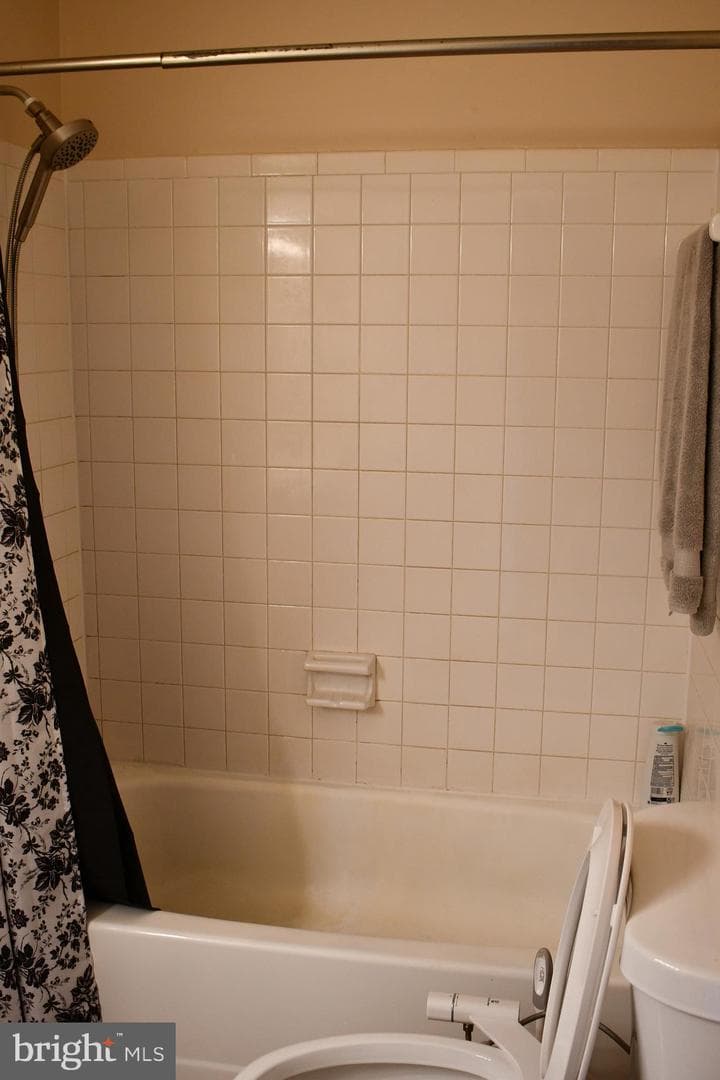8650 Venoy Court photo 16