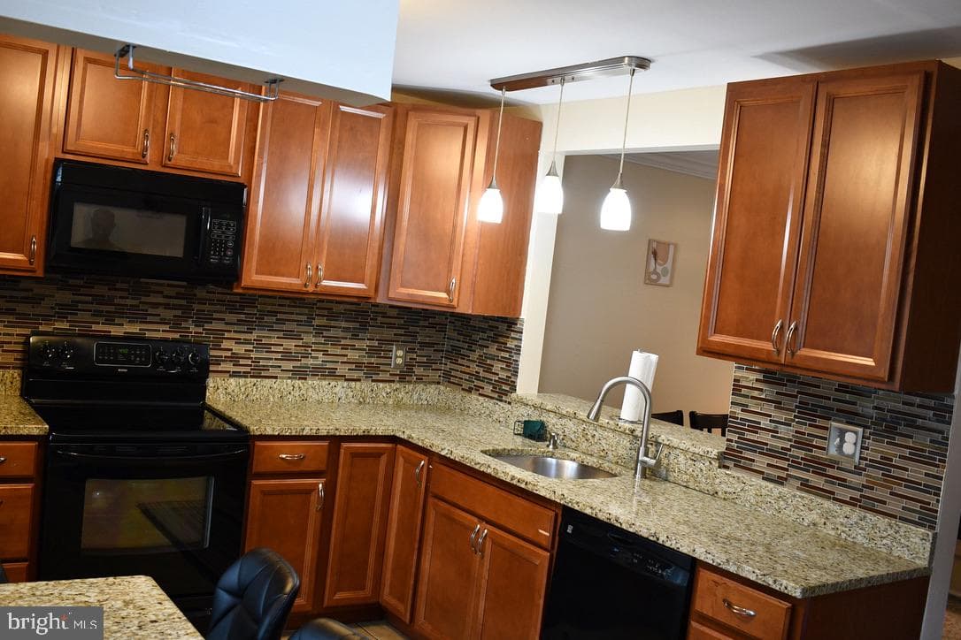 8650 Venoy Court photo 3