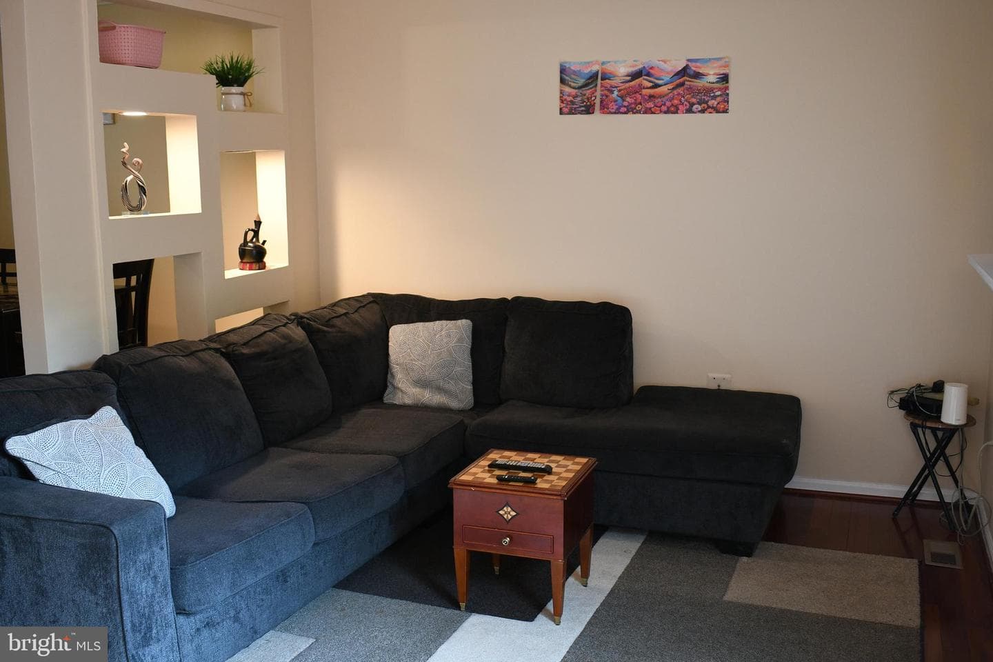 8650 Venoy Court photo 6