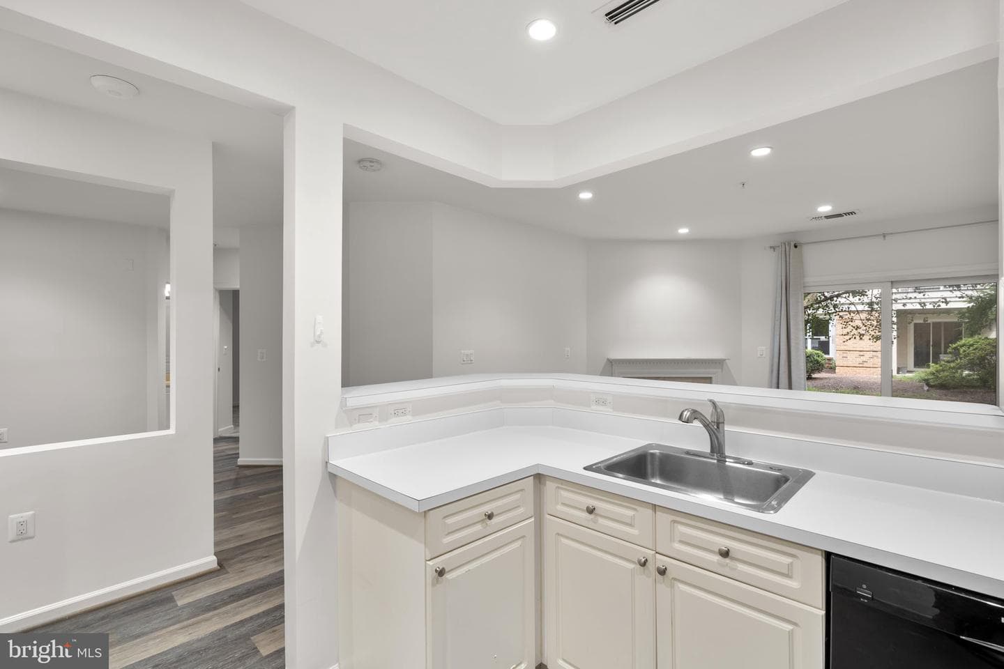 12915 Alton Square #113 photo 9