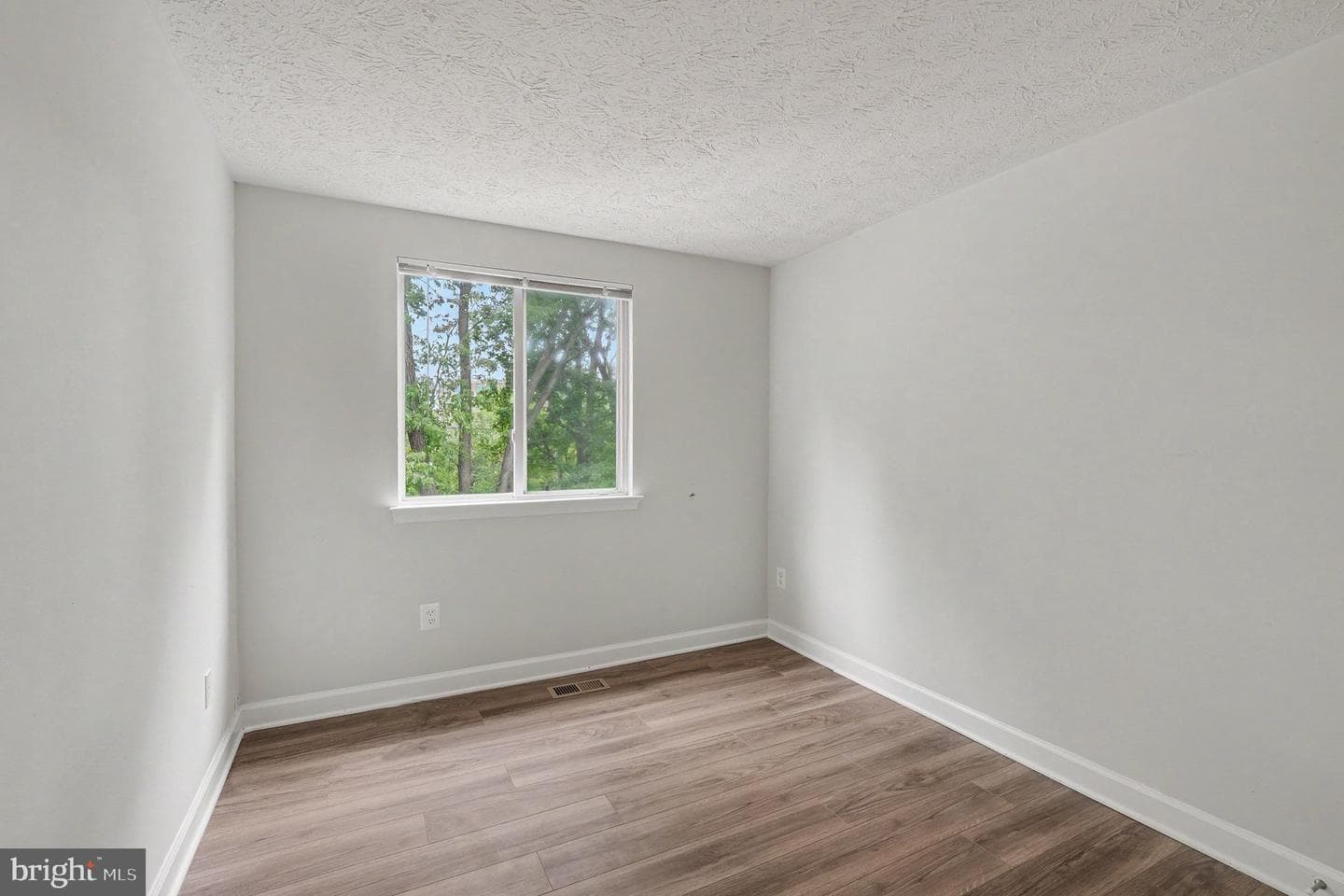 8371 Brockham Drive photo 14