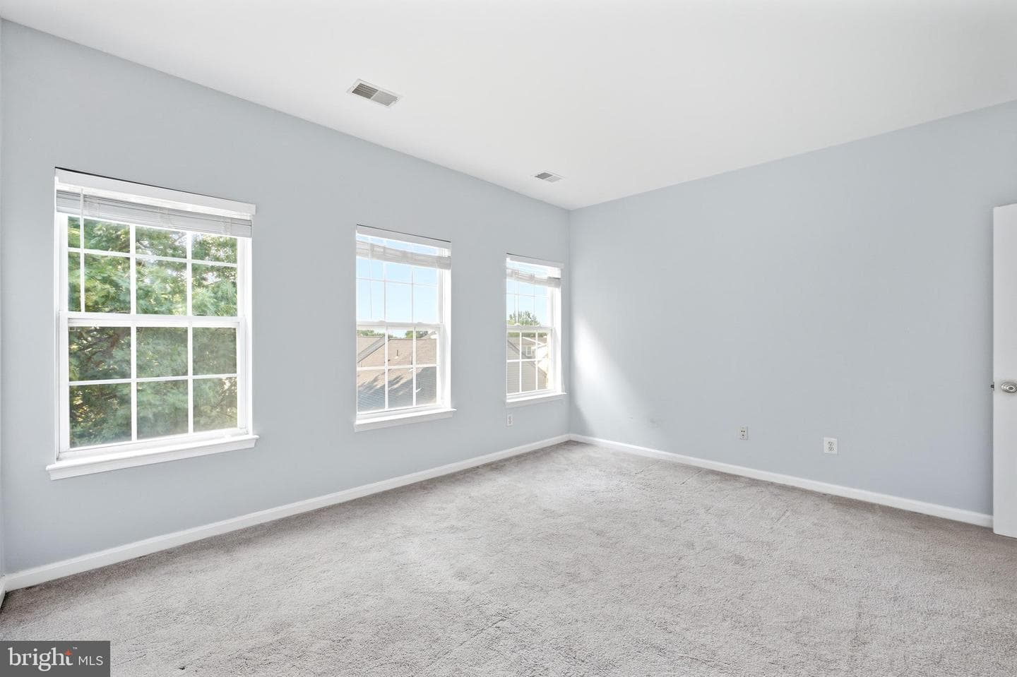 2665 Manhattan Place #310 photo 22