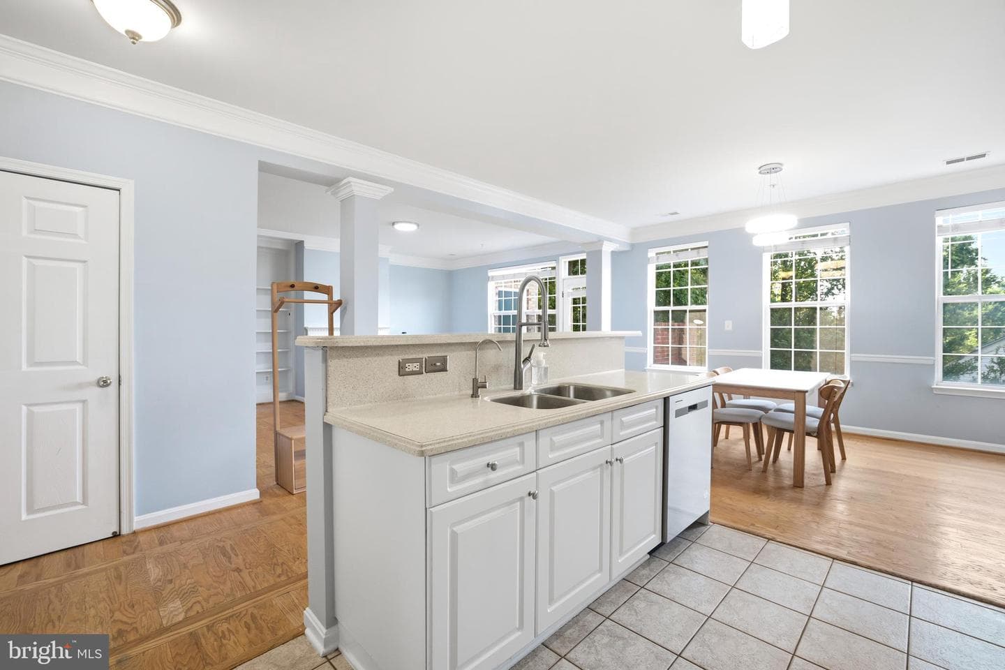2665 Manhattan Place #310 photo 7