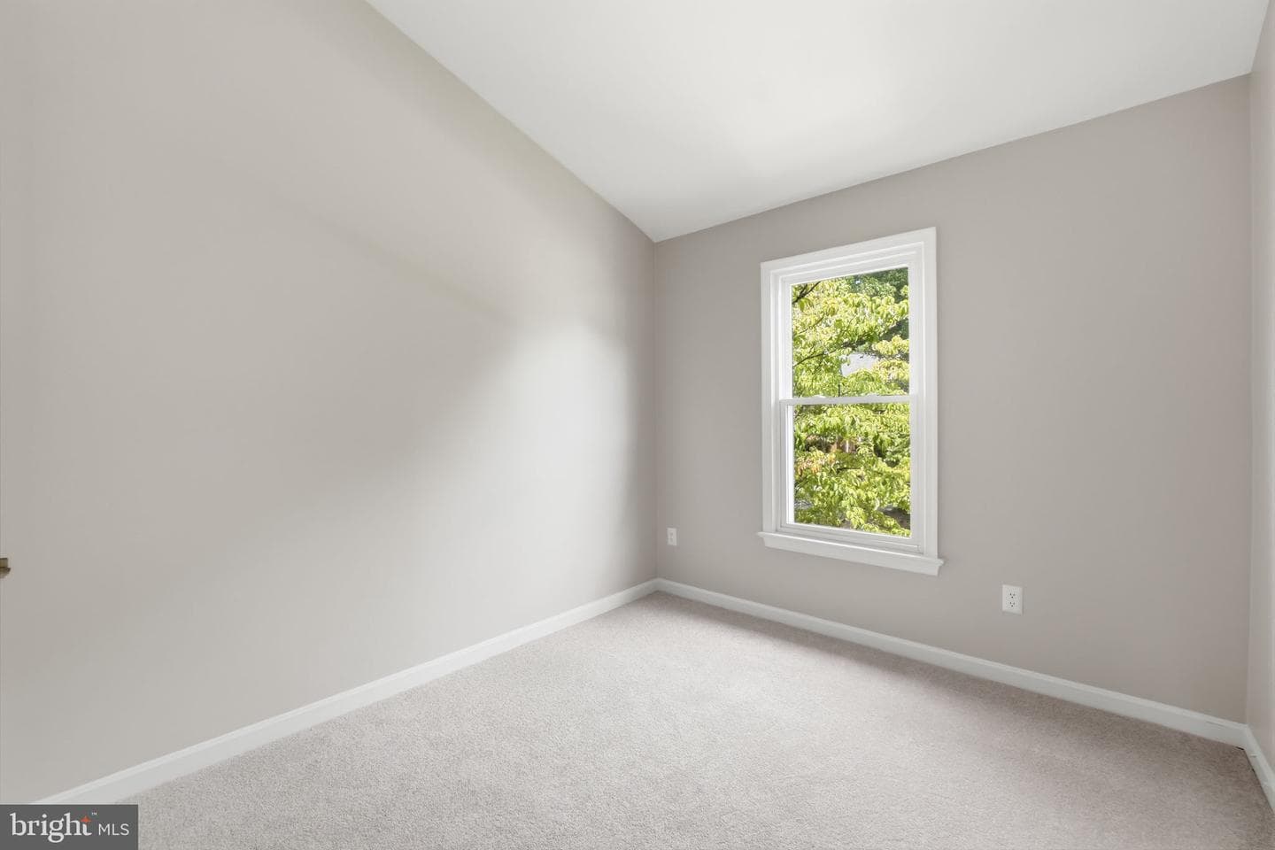 6027 Rockton Court photo 25