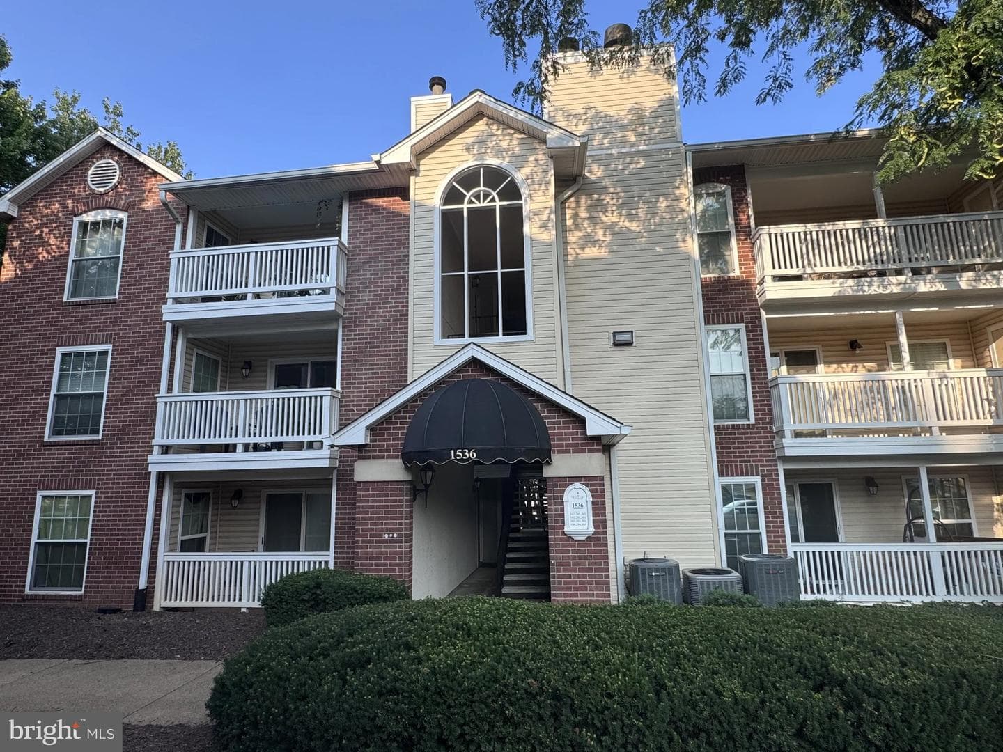 1536 Lincoln Way #302b photo 1