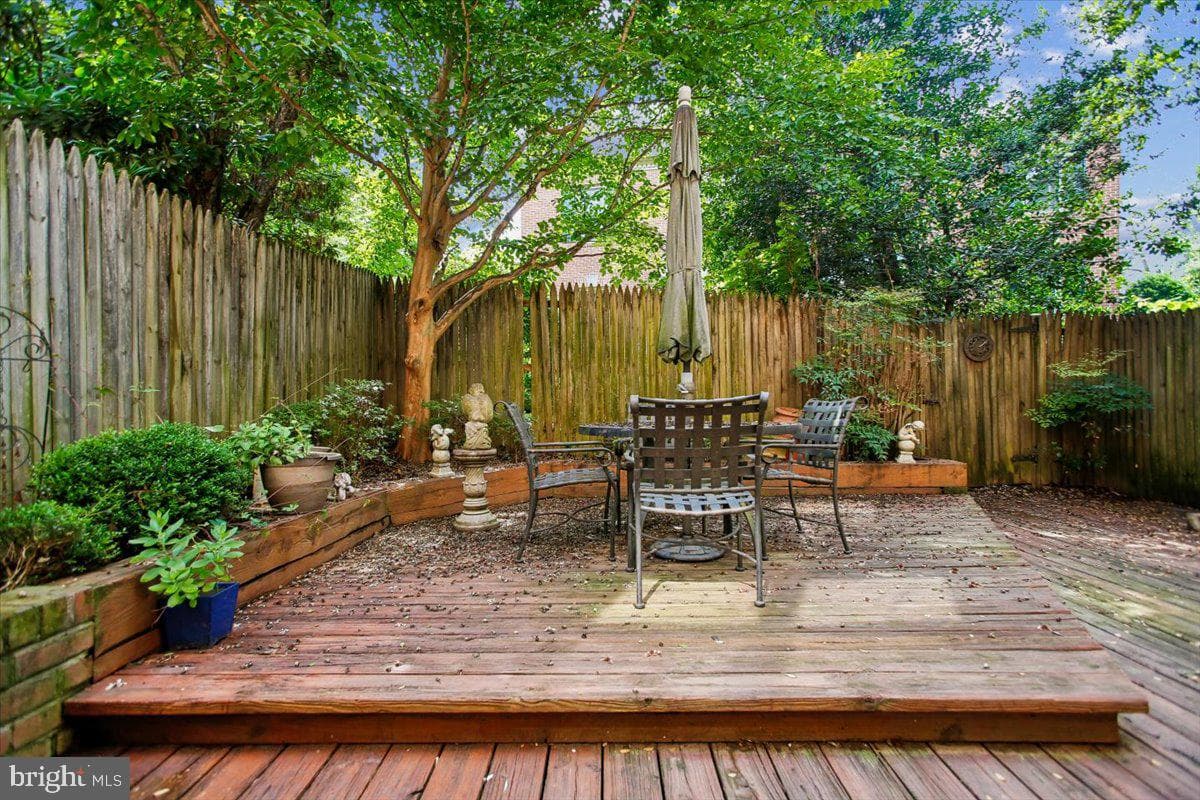 1403 McLean Mews Court photo 14