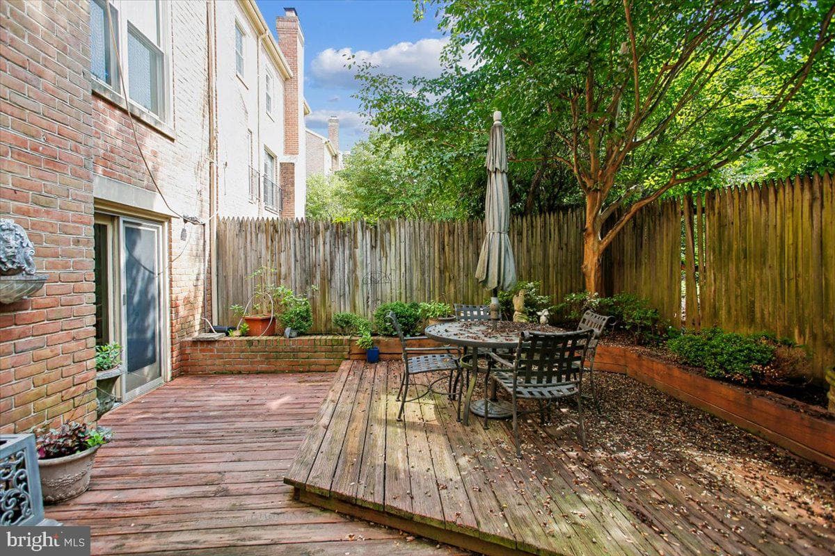 1403 McLean Mews Court photo 15