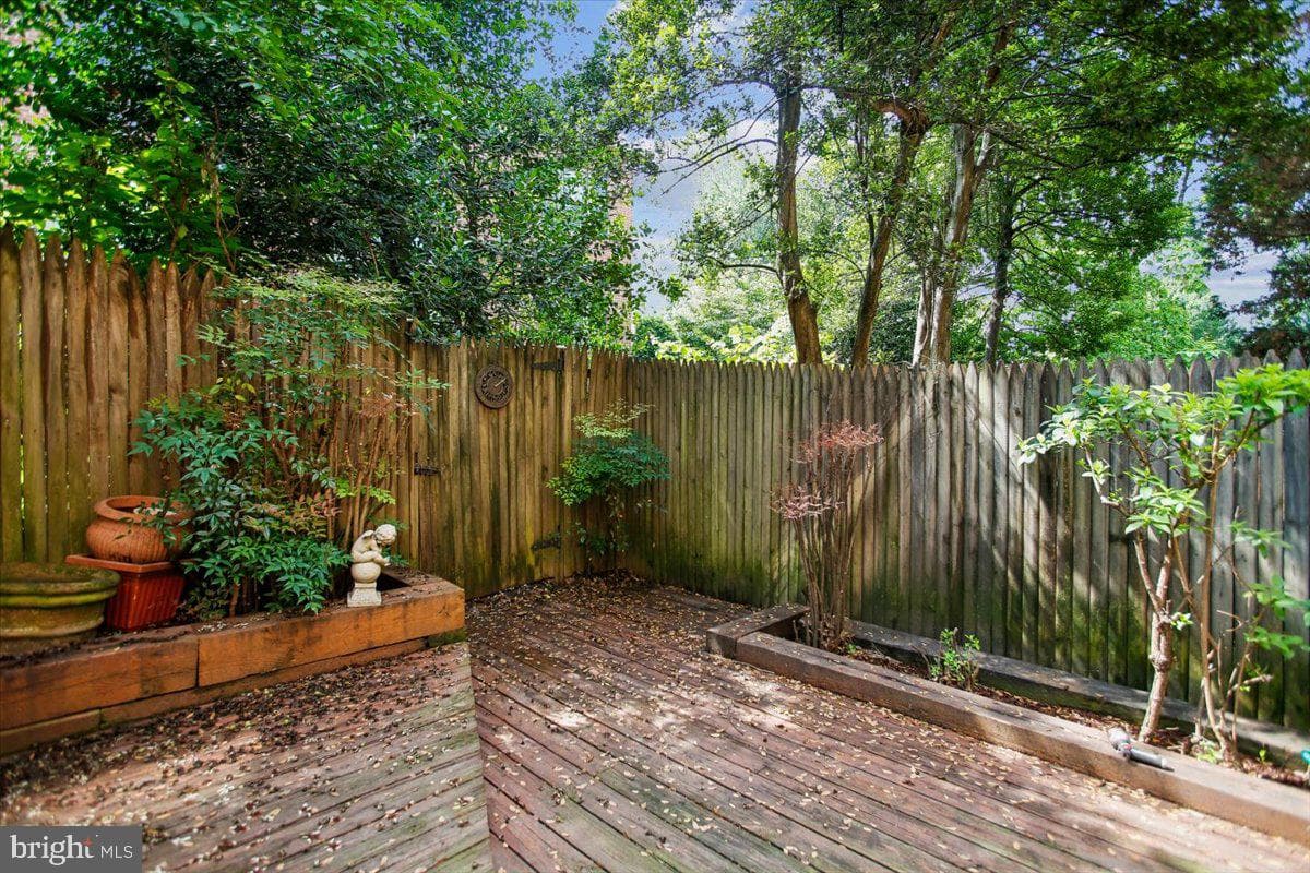 1403 McLean Mews Court photo 16