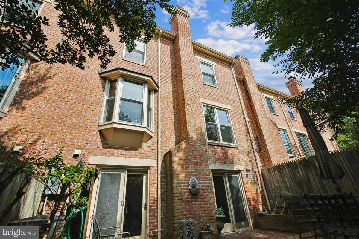 1403 McLean Mews Court photo 7
