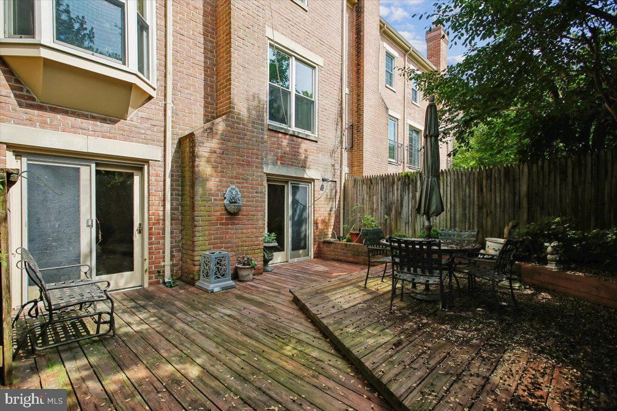 1403 McLean Mews Court photo 8
