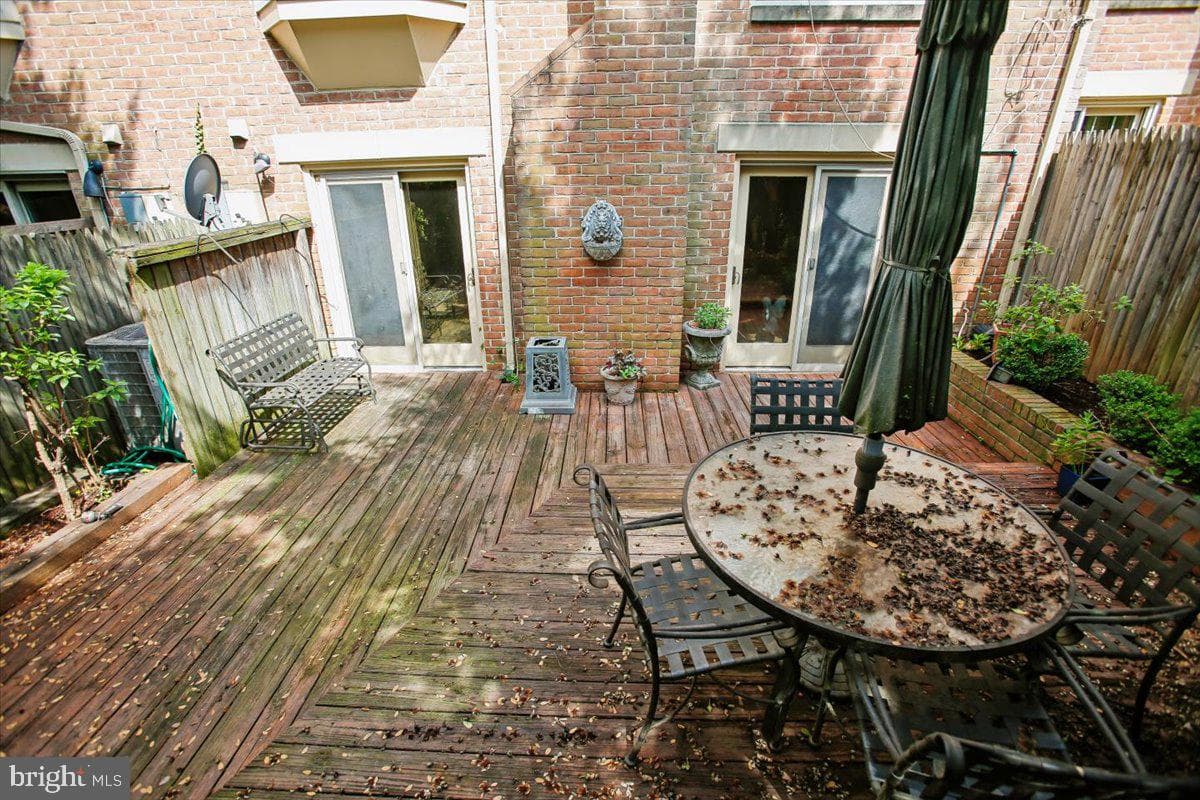 1403 McLean Mews Court photo 9