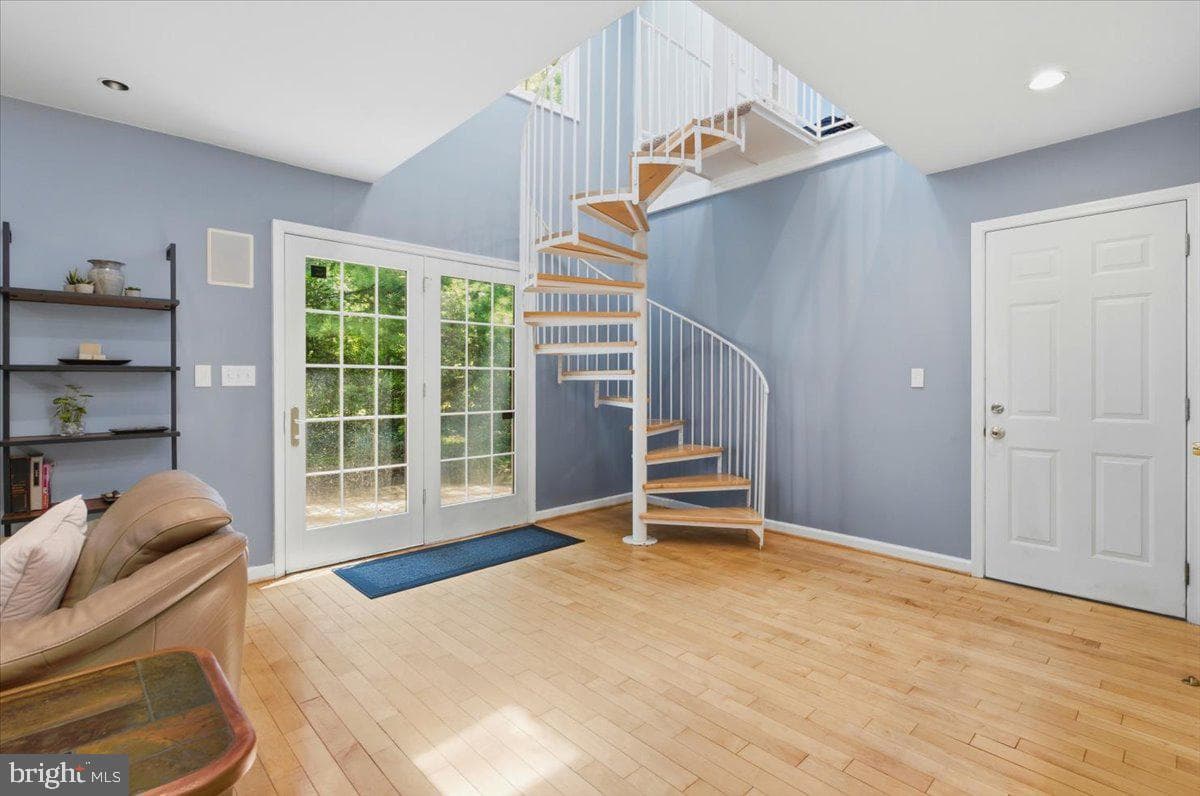 5803 Hall Street photo 16