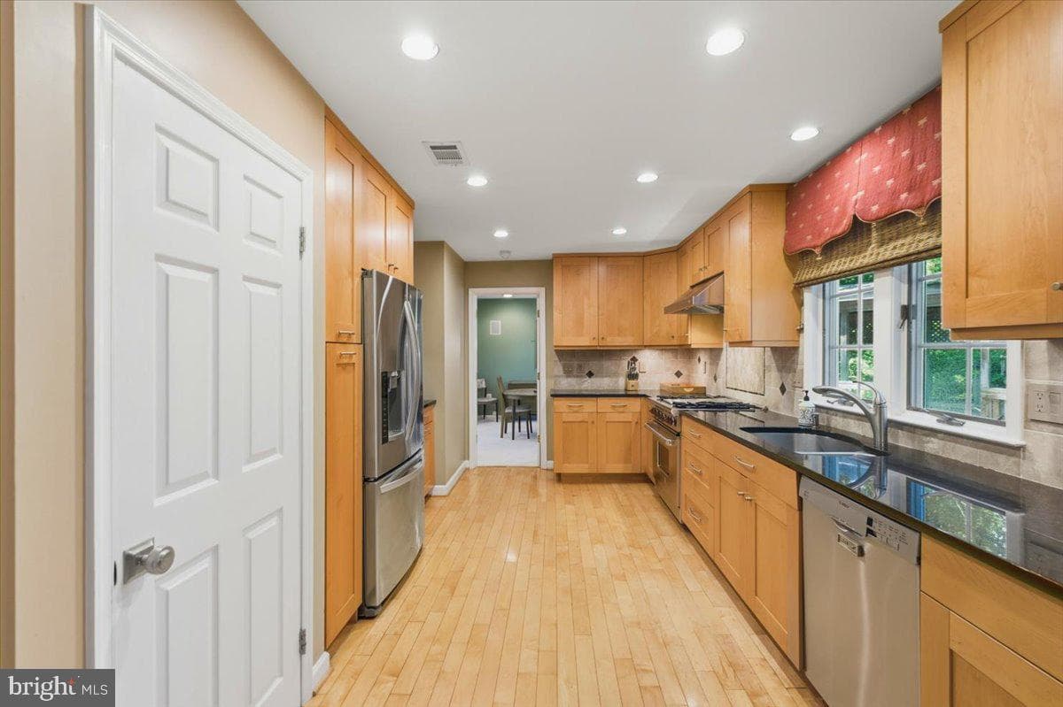 5803 Hall Street photo 21