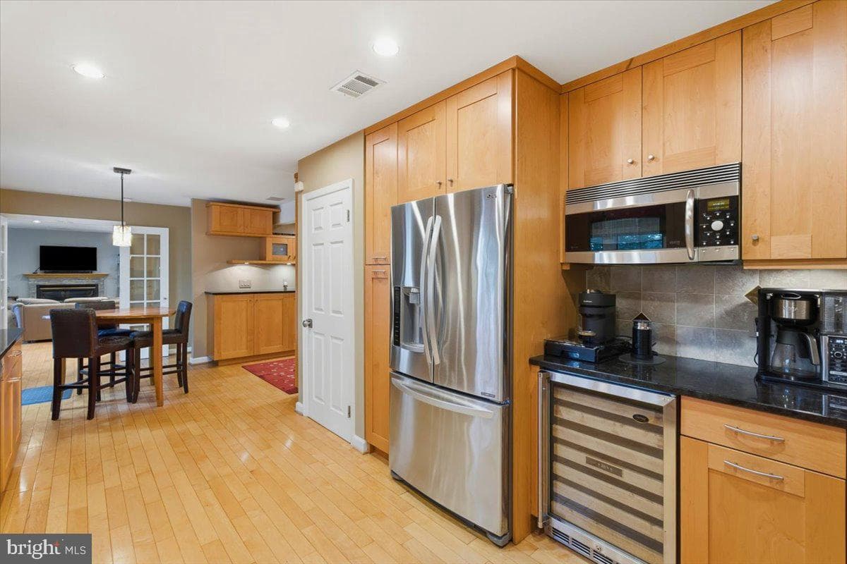 5803 Hall Street photo 23
