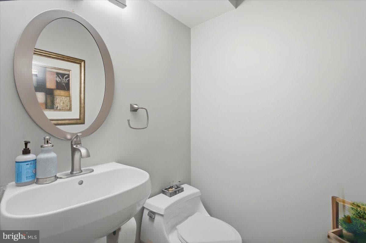 5803 Hall Street photo 30