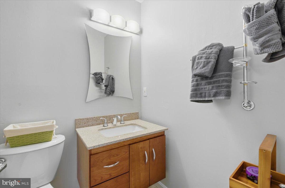 5803 Hall Street photo 51
