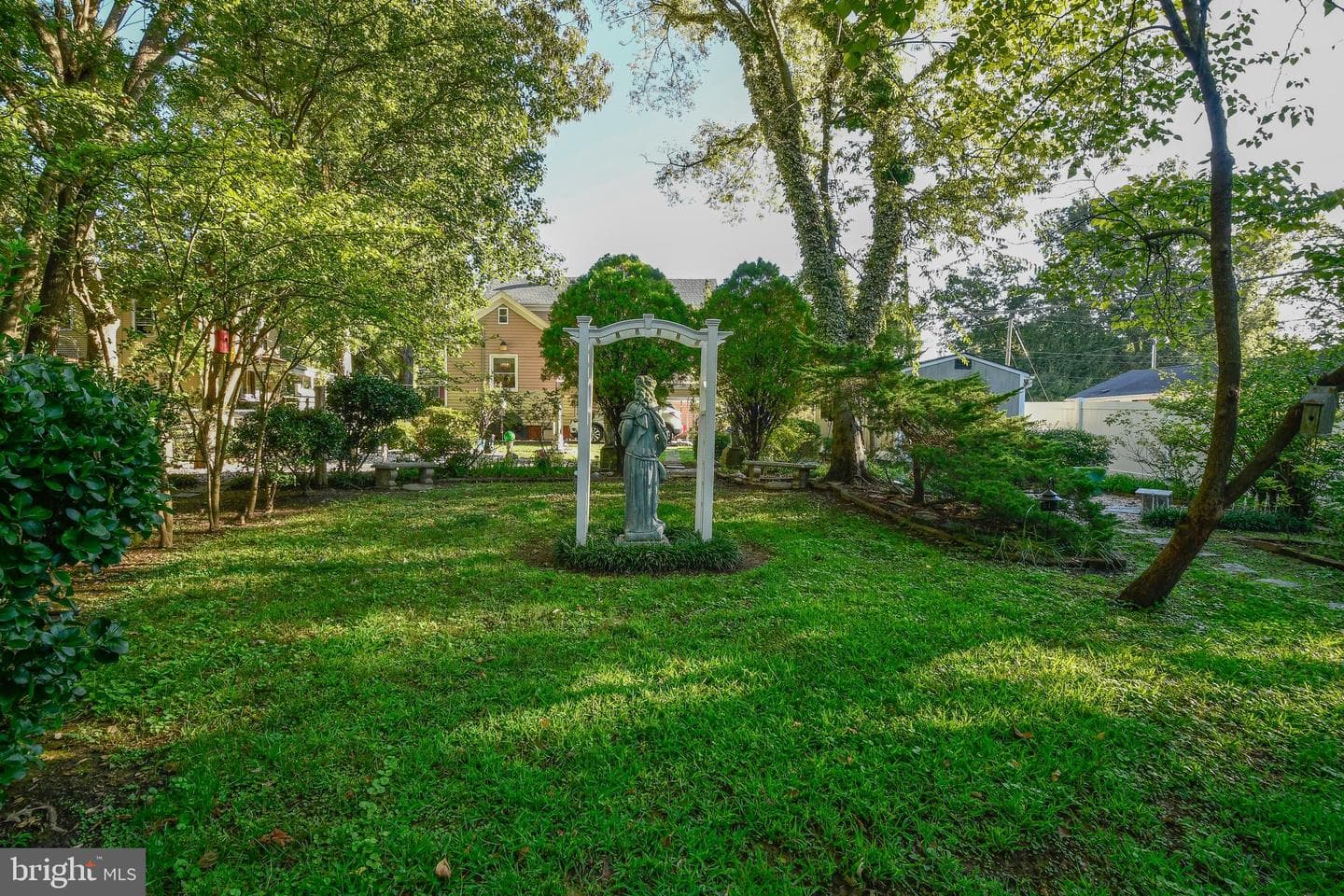 310 Southampton Street photo 37