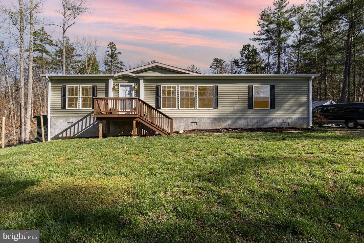 14569 Dyke Rd photo 1