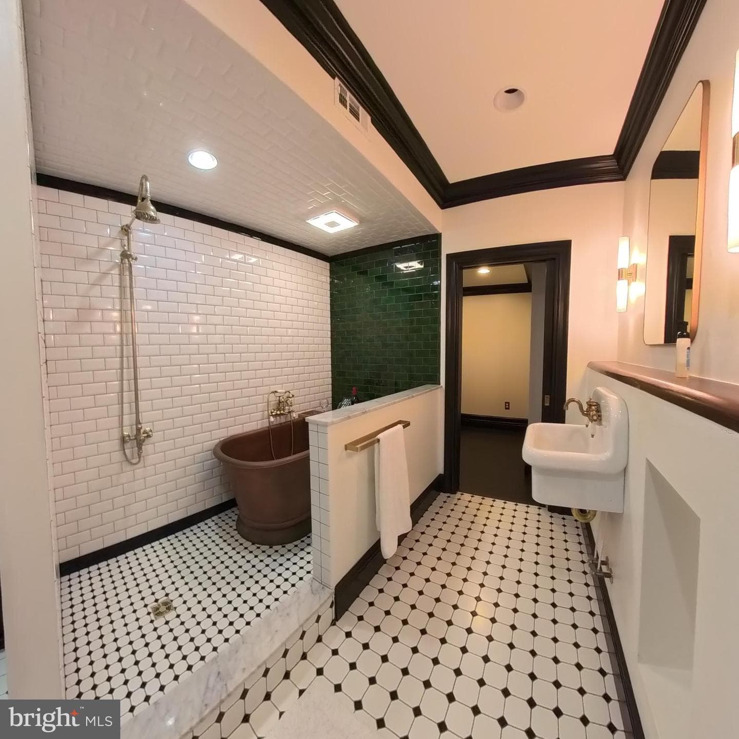 1225 Middle River Road photo 84