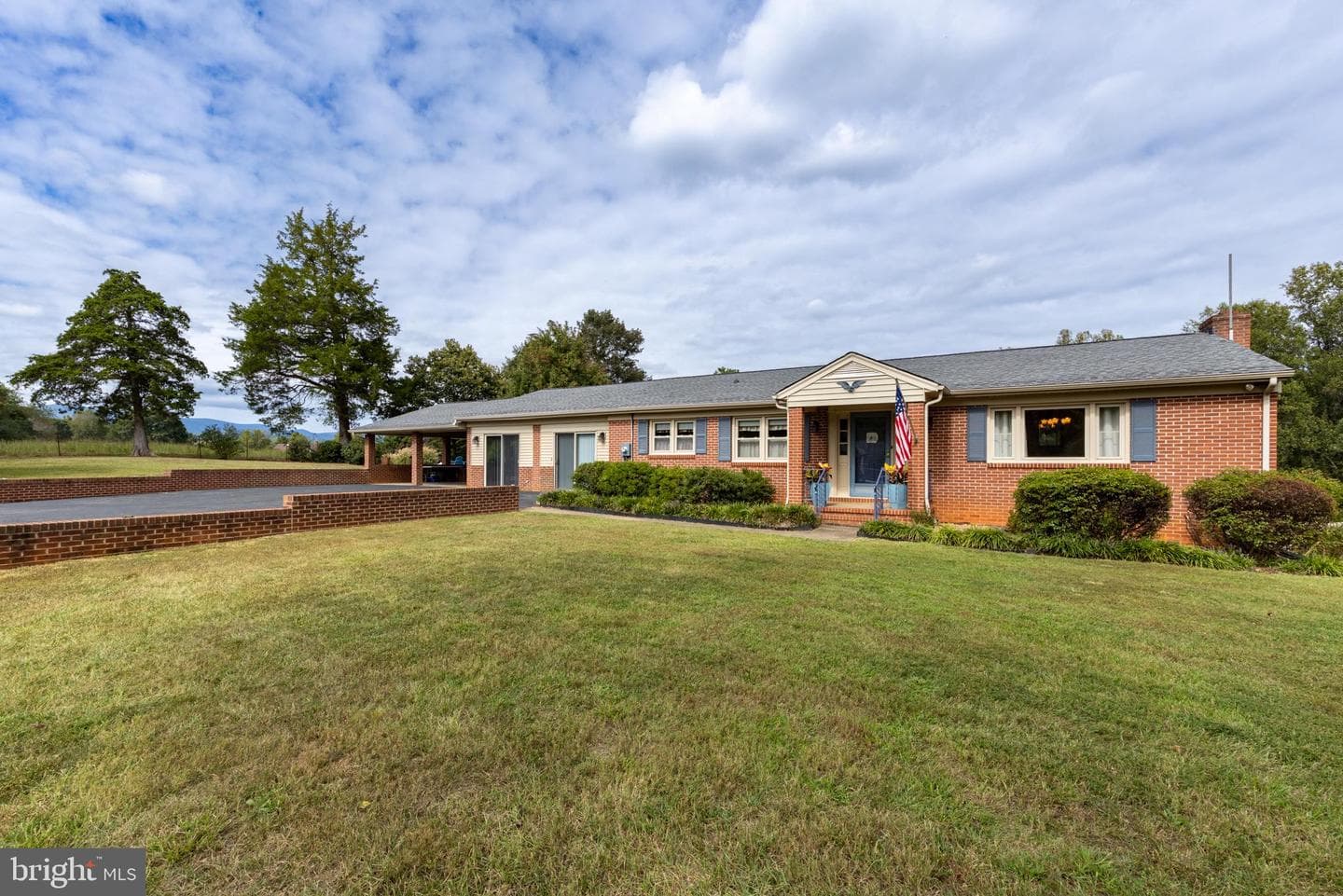 175 Wildwood Drive photo 2