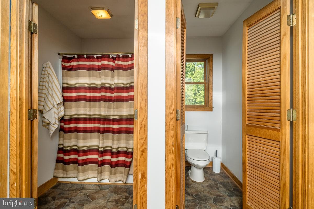 6070 Fredericksburg Road photo 20