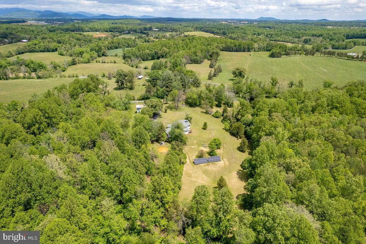 6070 Fredericksburg Road photo 42