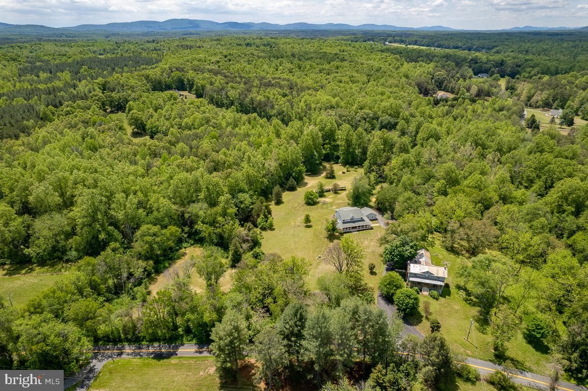 6070 Fredericksburg Road photo 45