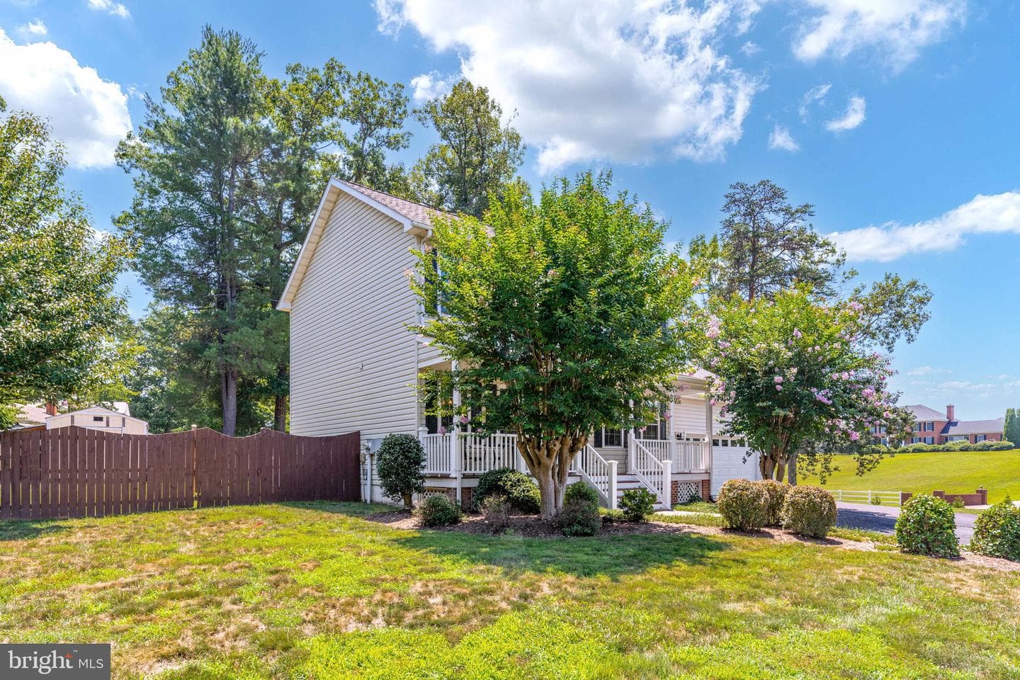 18 Oak Terrace Drive photo 3