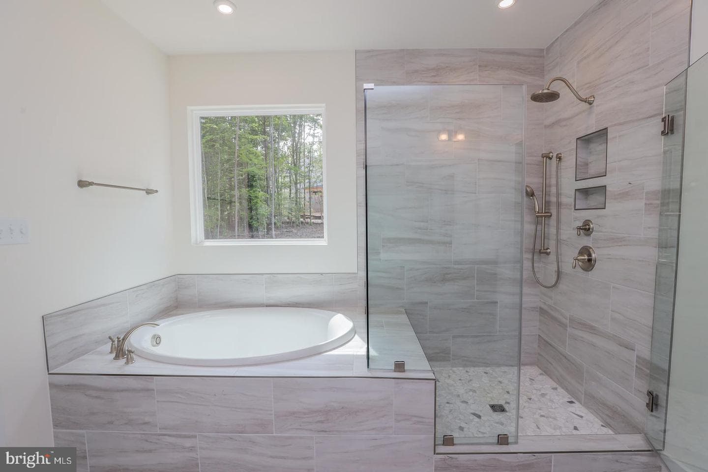 16877 Watchman Way photo 4