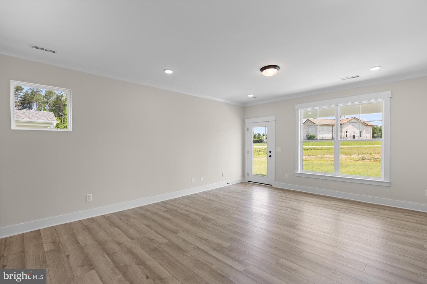 10263 Szalay Lane photo 6