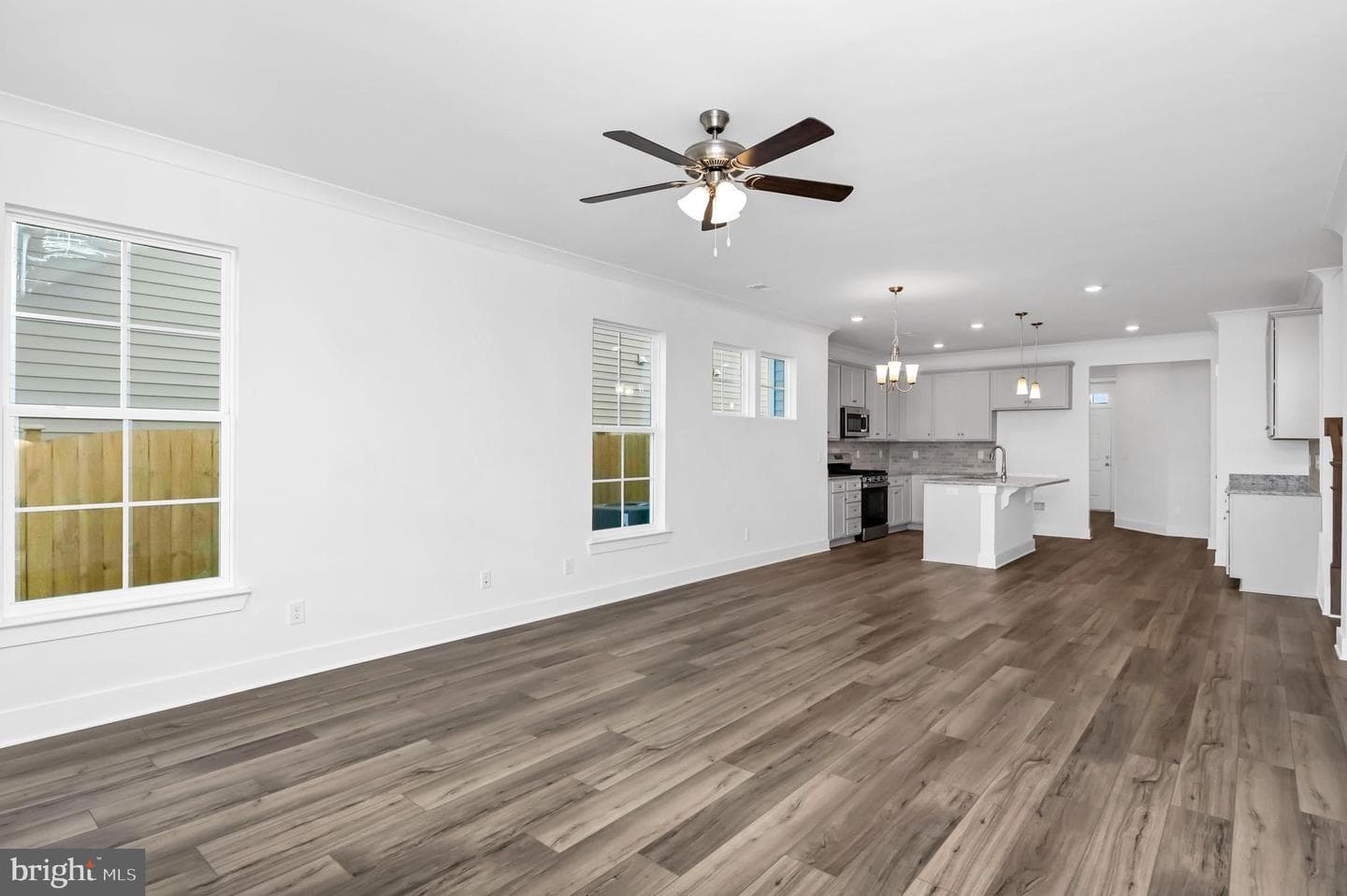 10243 Szalay Lane photo 4
