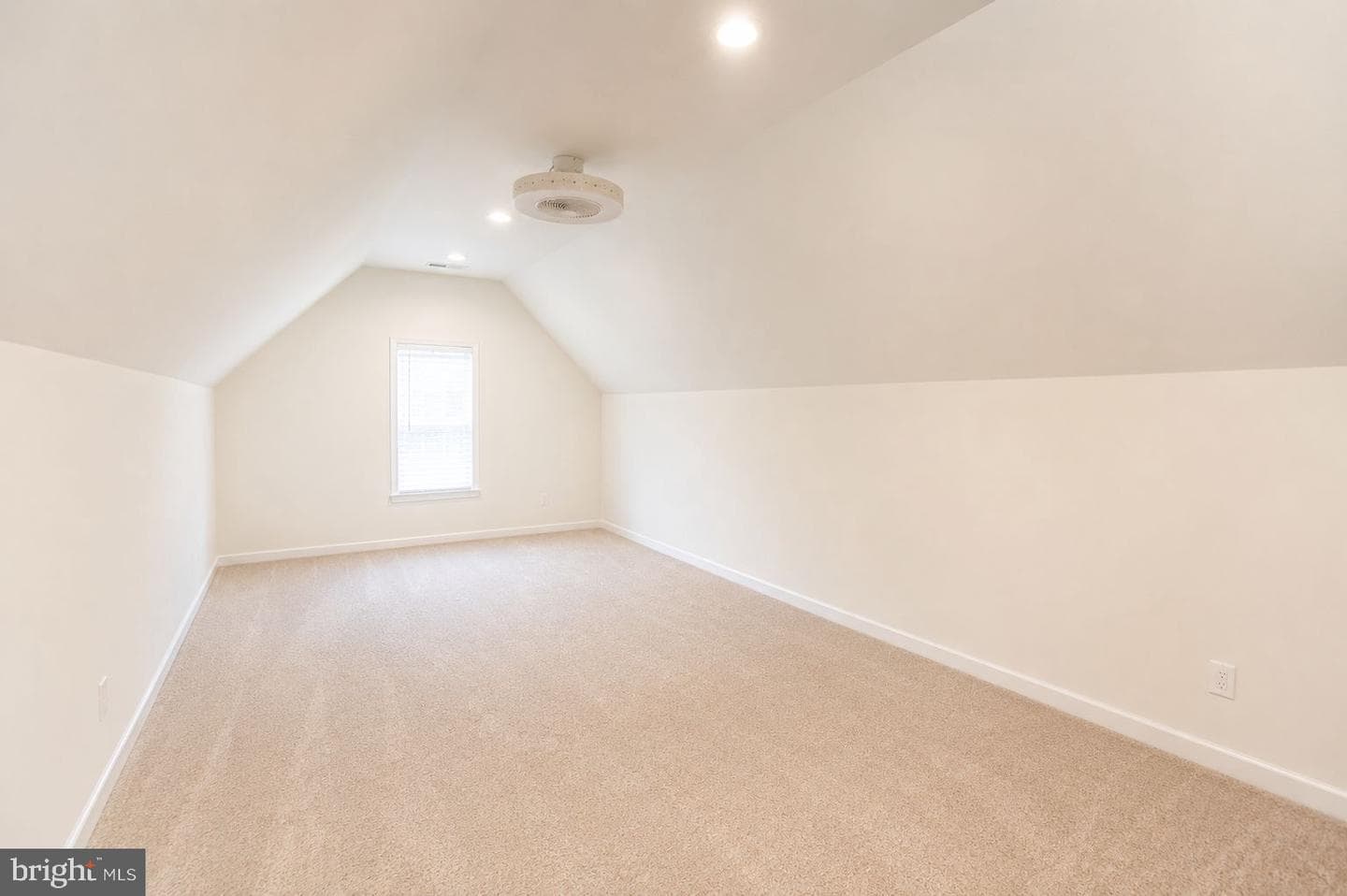 8500 Chippingford Lane photo 32