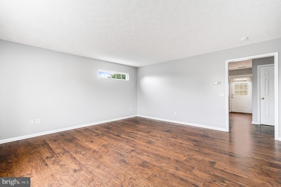 180 Emerson Lane photo 18