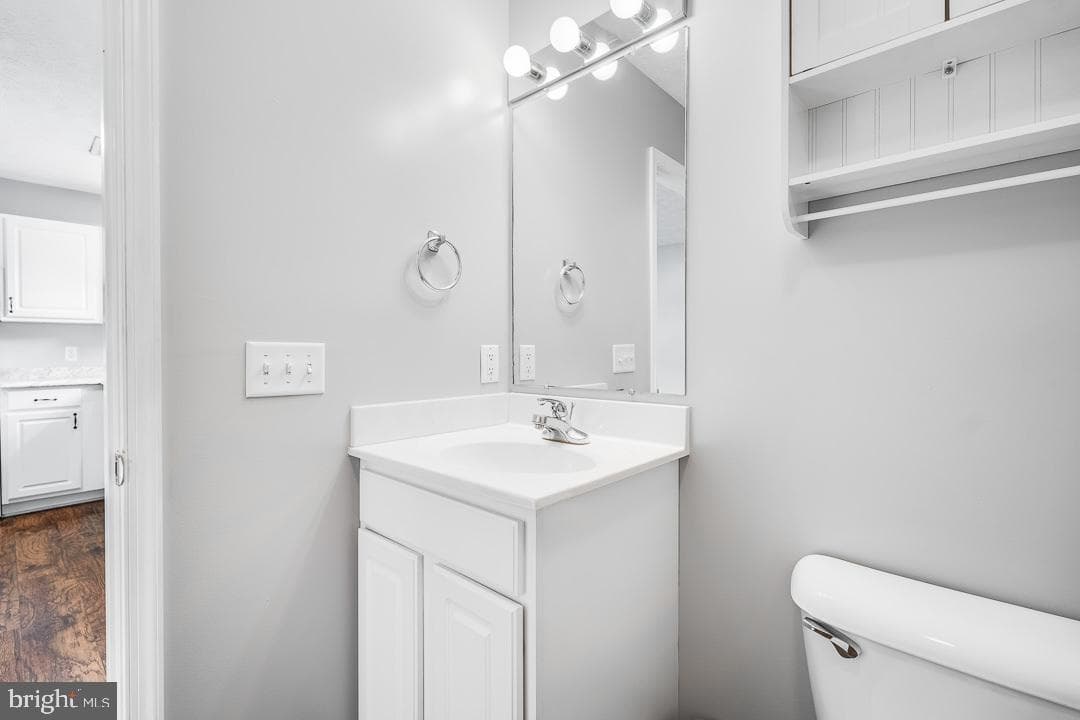 180 Emerson Lane photo 21
