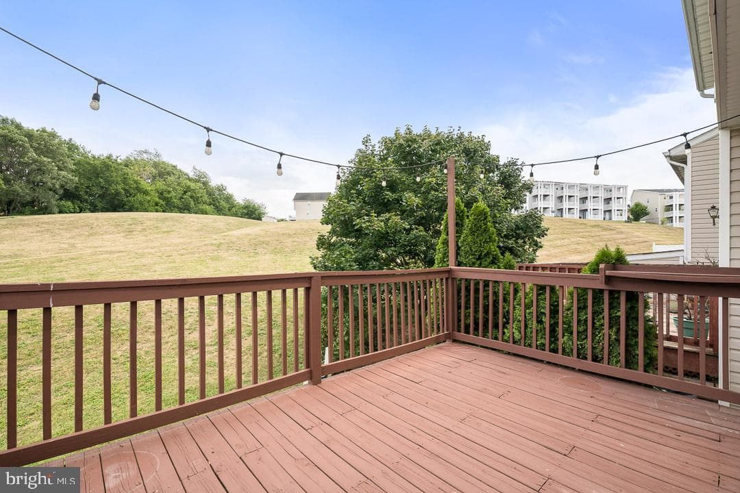 180 Emerson Lane photo 31