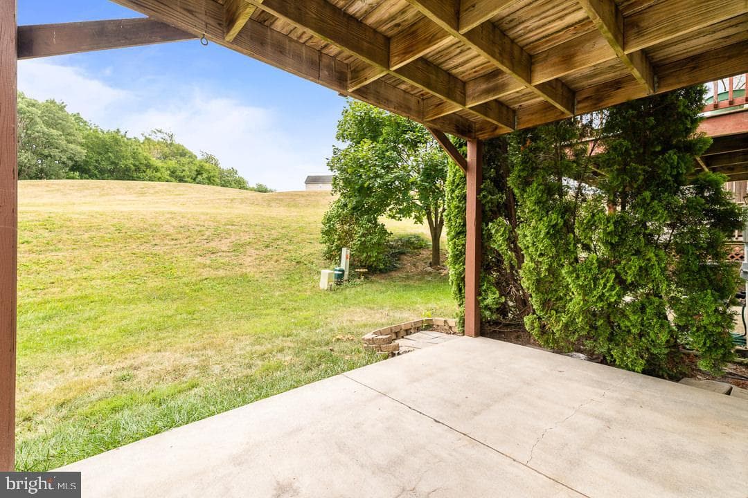 180 Emerson Lane photo 34