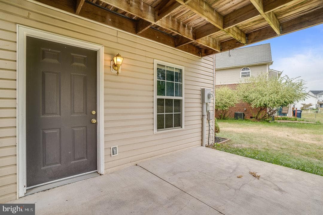 180 Emerson Lane photo 36