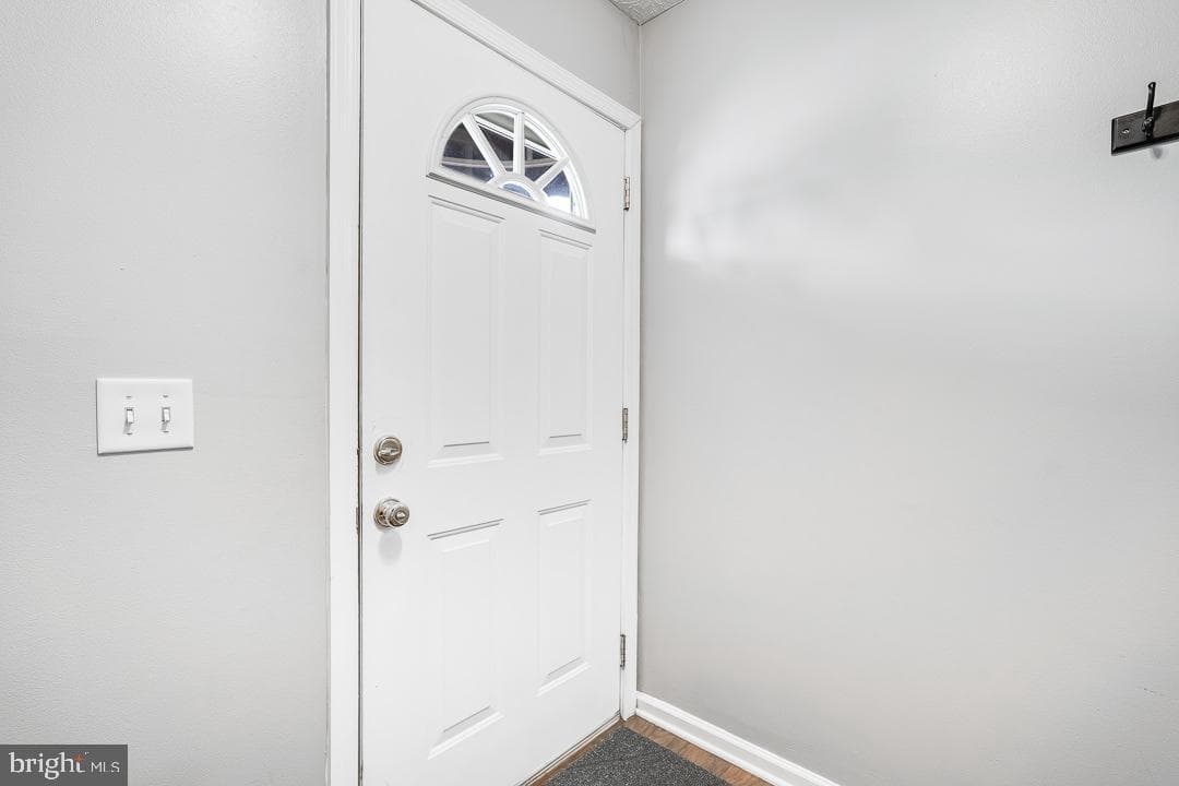 180 Emerson Lane photo 7