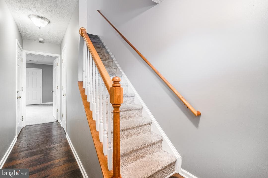180 Emerson Lane photo 8