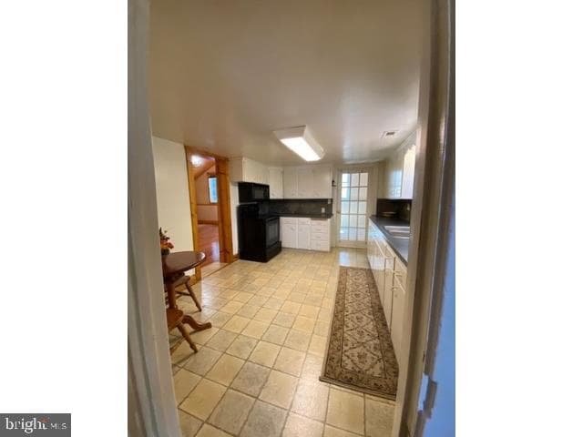 2260 Ramblewood Road photo 4