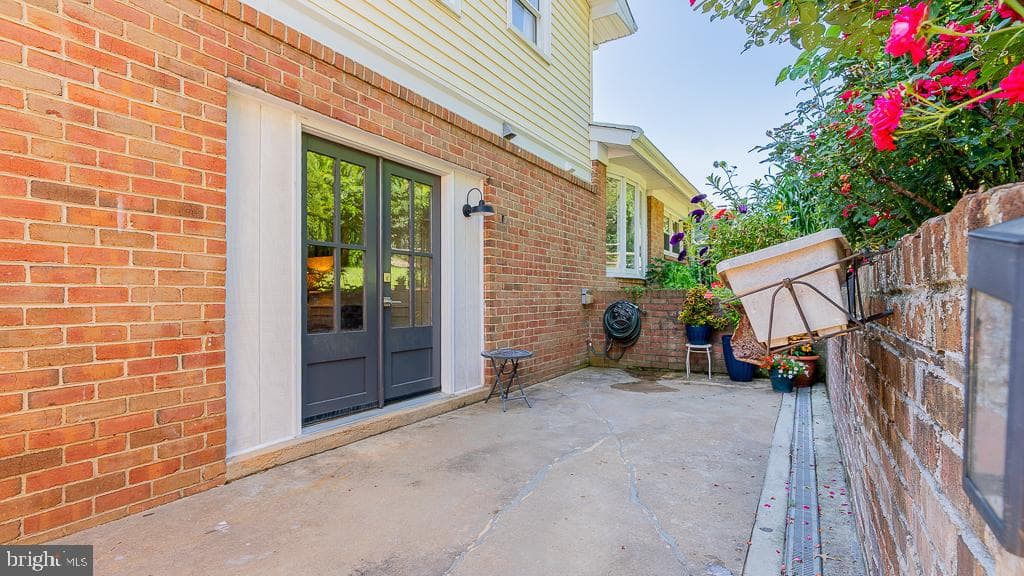 451 Myers Avenue photo 55