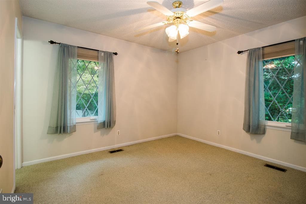 16 Tamela Court photo 27