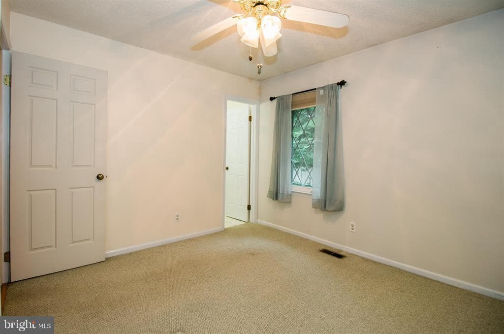 16 Tamela Court photo 29